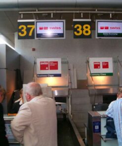 Check-In Schalter & Passagiere