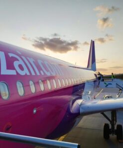 Wizzair bei Sonnenuntergang - SZY