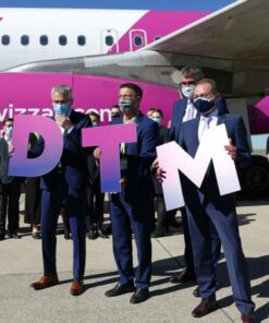 Wizzair Base-Eröffnung Dortmund - CEO Heiko Holm & Bodenpersonal
